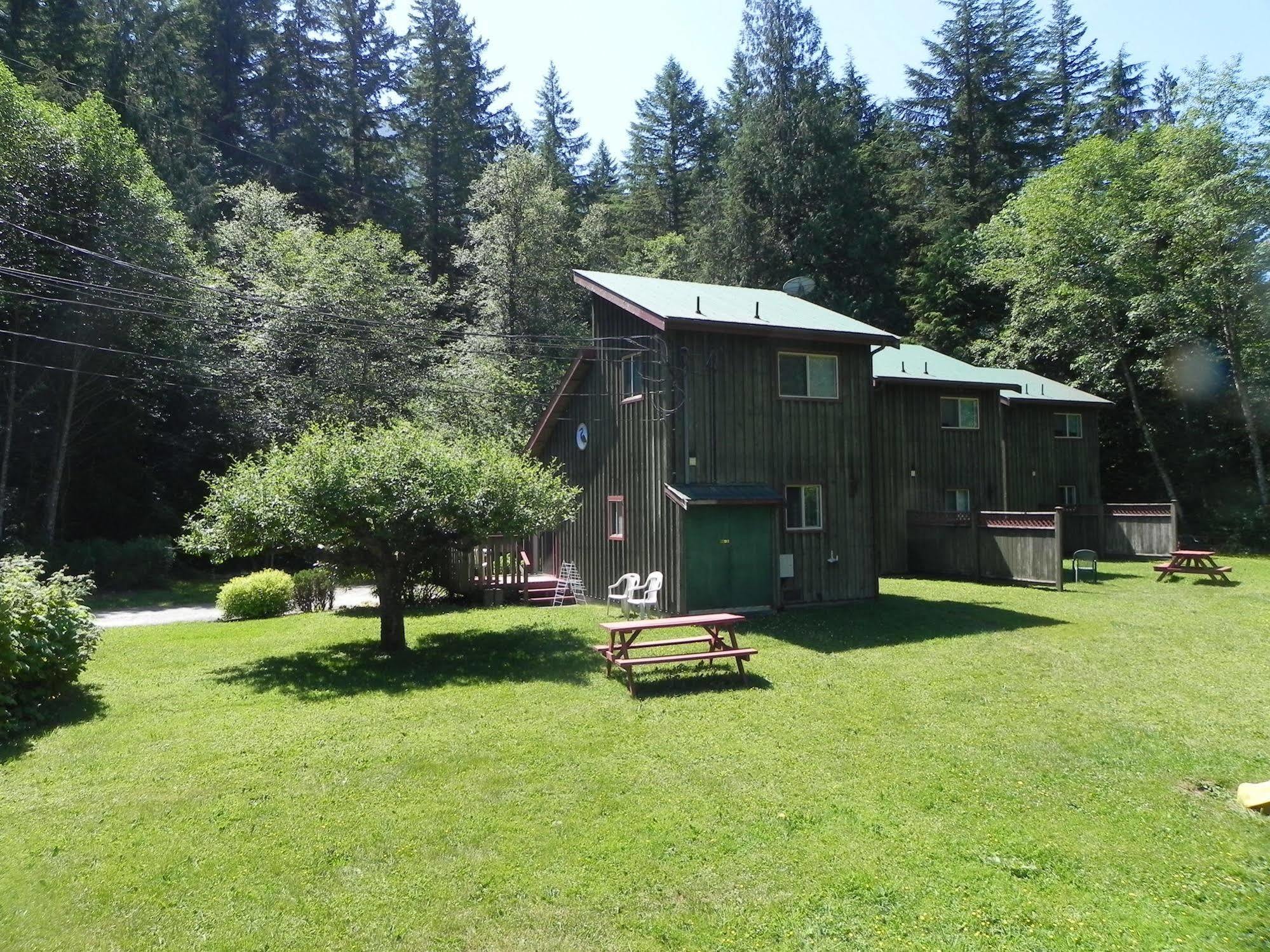 Forest Echoes Cabins Cultus Lake Kültér fotó